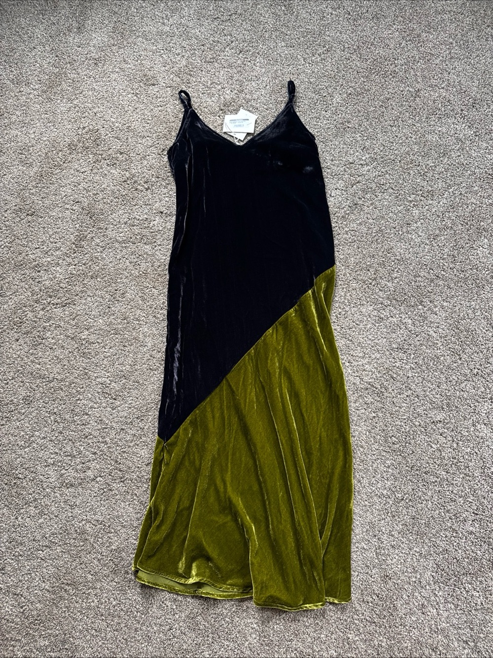 Frnch Paris Women’s XS Nwt retails $119 Two-Tone Dress in Black Olive